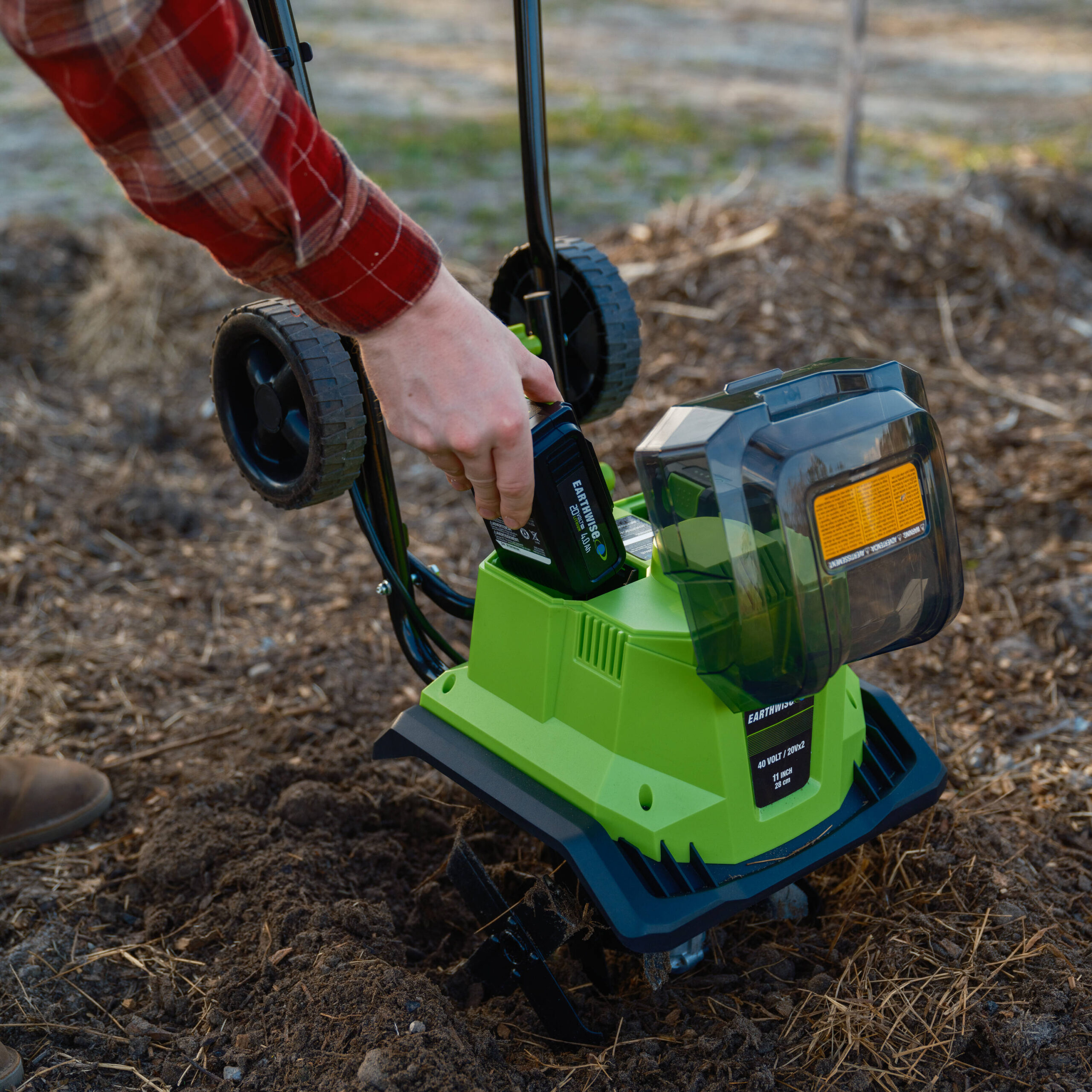 Earthwise 40 Forward-rotating Cordless Electric Cultivator ( Charger Included )