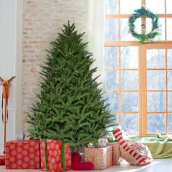 Fraser Hill Farm 7.5-ft Centerville pine Pre-lit Artificial Christmas Tree with White LED Lights
