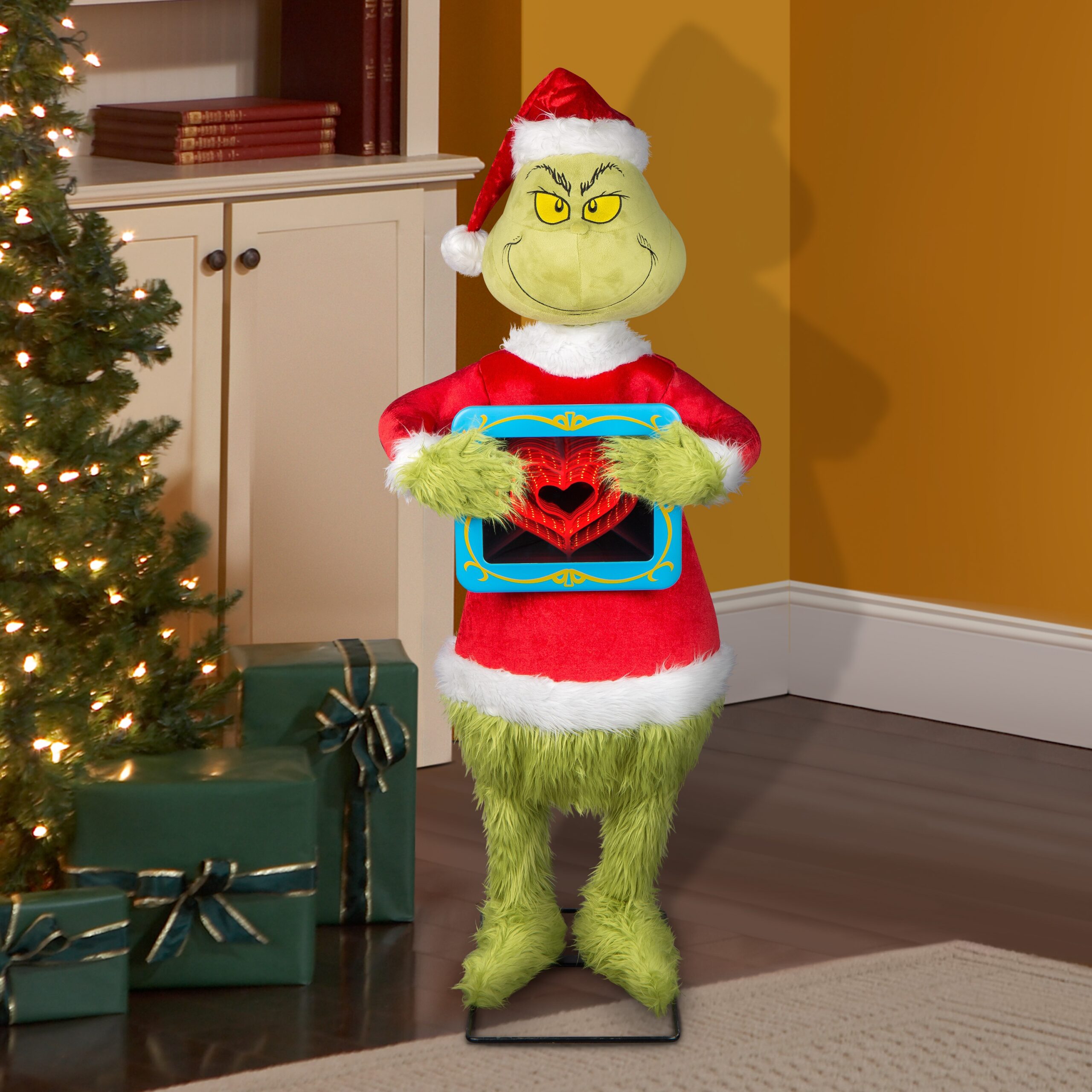 Grinch 4-ft Dr. Seuss The Grinch with Heart Musical Animatronic