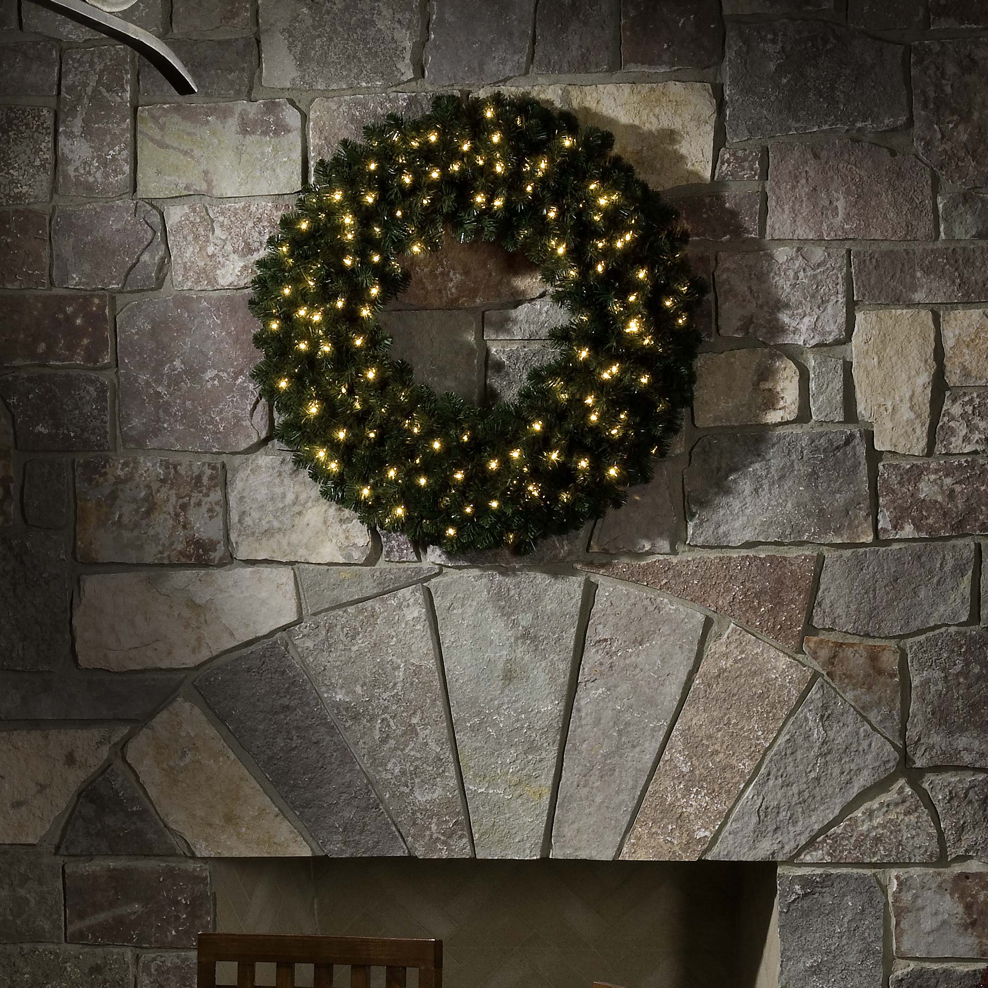 Red Sleigh 48-in Pre-lit Indoor/Outdoor Green Pine Artificial Christmas Wreath