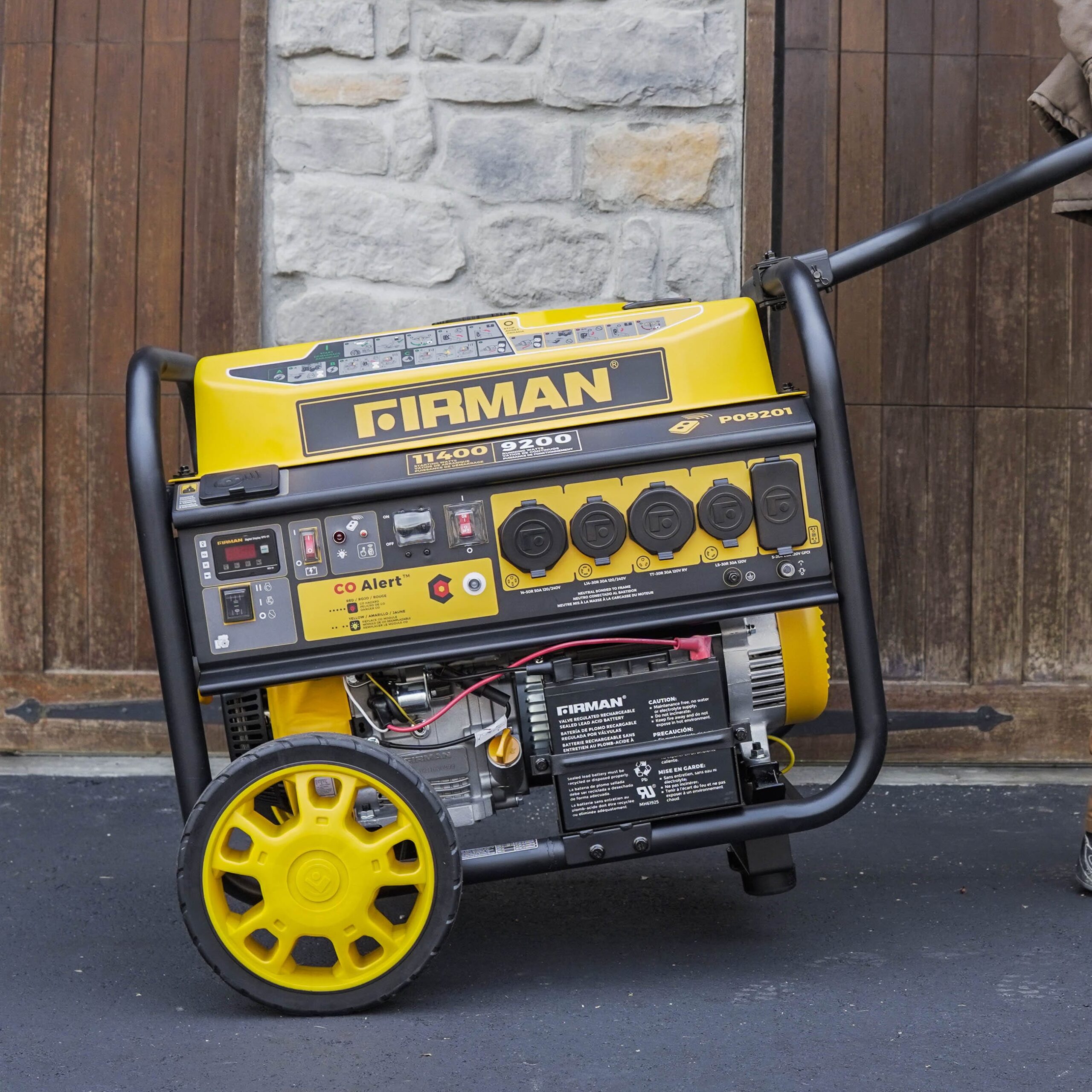 Firman P09201 Remote Start 120/240V with 50 AMP 11400 / 9200 -Watt Single fuel Portable Generator