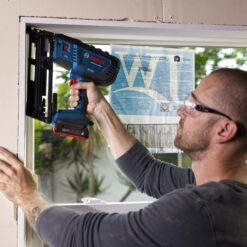 Bosch 18V Brushless 2-1/2-in 16 -Gauge Cordless Finish Nailer (Battery Included and Charger Included)