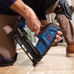 Bosch 18V Brushless 2-1/2-in 16 -Gauge Cordless Finish Nailer (Battery Included and Charger Included)