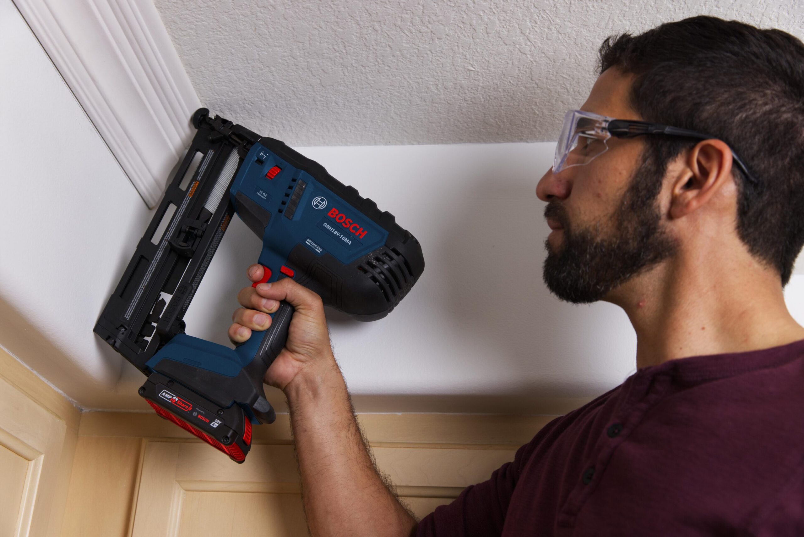 Bosch 18V Brushless 2-1/2-in 16 -Gauge Cordless Finish Nailer (Battery Included and Charger Included)