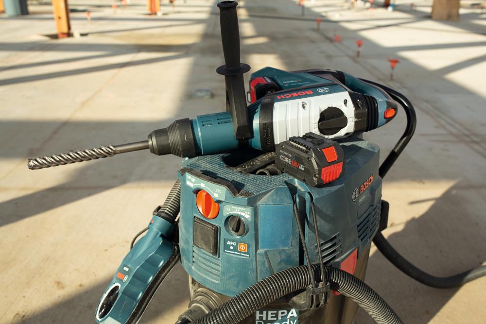 Bosch 18-volt 8 -Amp SDS-Max SDS-max Variable Speed Cordless Rotary Hammer Drill