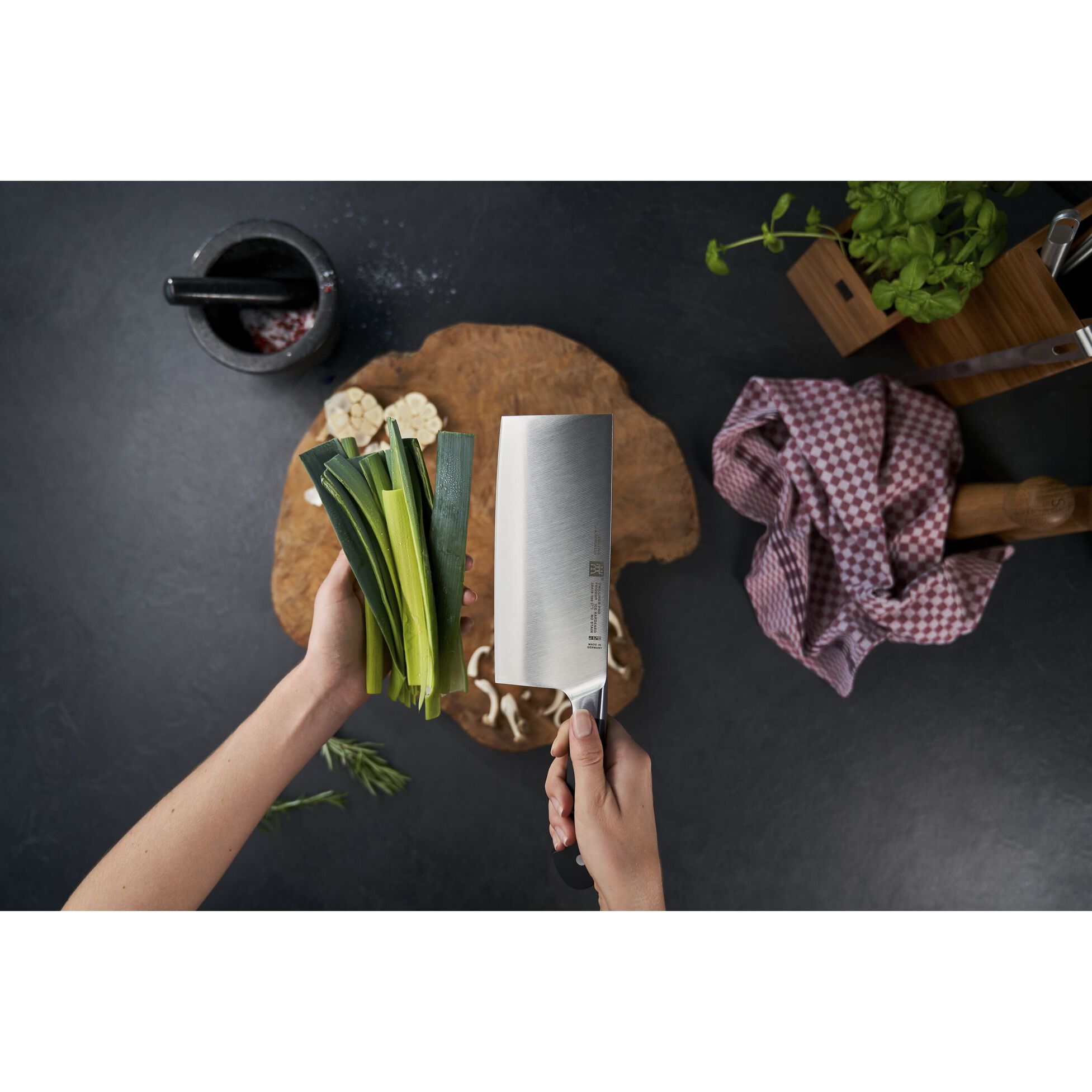 ZWILLING Pro 7-inch, Chinese Chef's Knife/Vegetable Cleaver