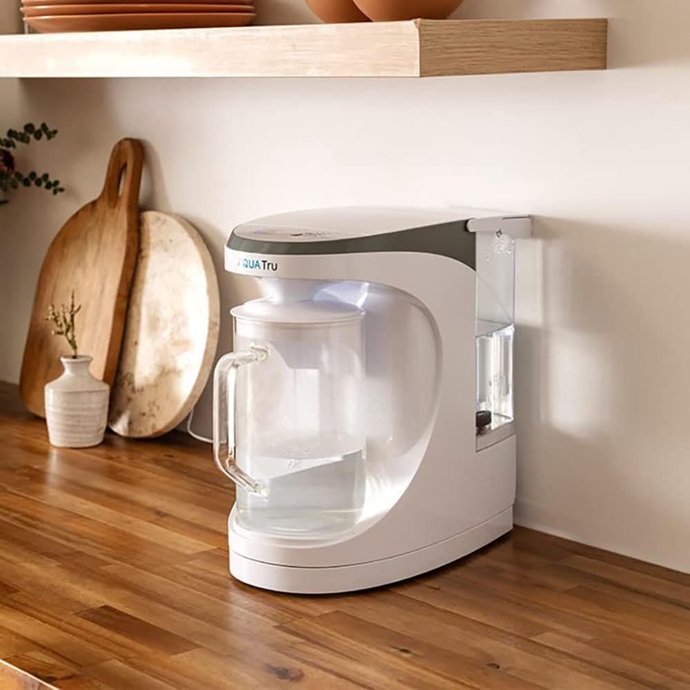 AquaTru Countertop 8-Cup White Glass Water filter pitcher