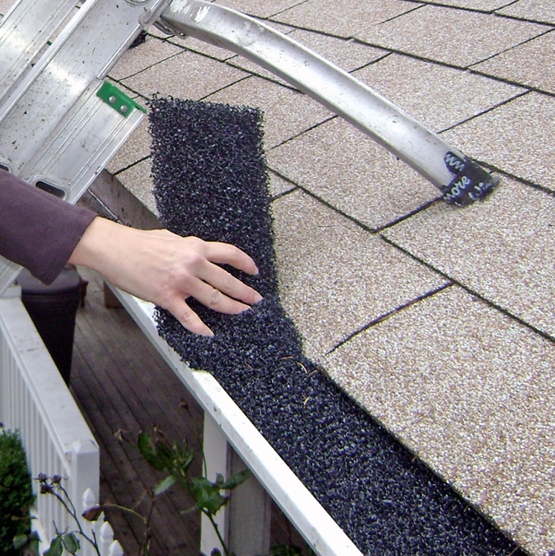 GutterFoam GutterFoam Pro FR Black Foam Half round ( 4-in x 4-ft ) Gutter guard 25 -Pack