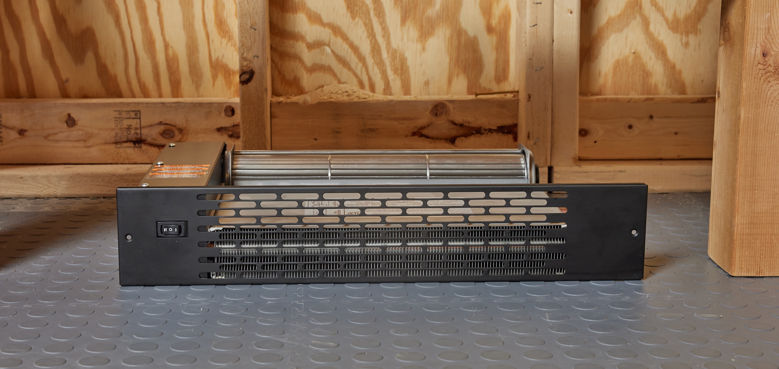 Hydrotherm 1.25-ft 8400 BTU Hydronic Baseboard Heater