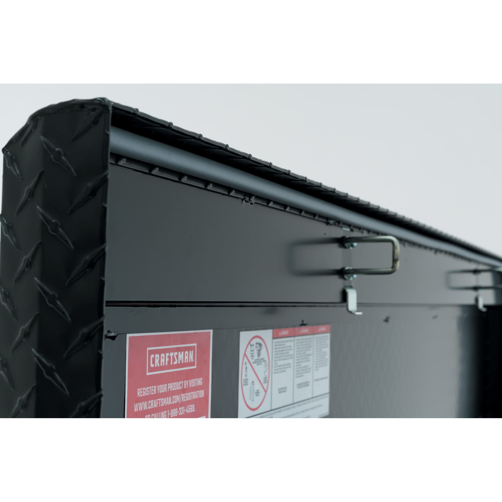 CRAFTSMAN 71.3-in x 19.5-in x 17.2-in Matte Black Aluminum Crossover Truck Tool Box