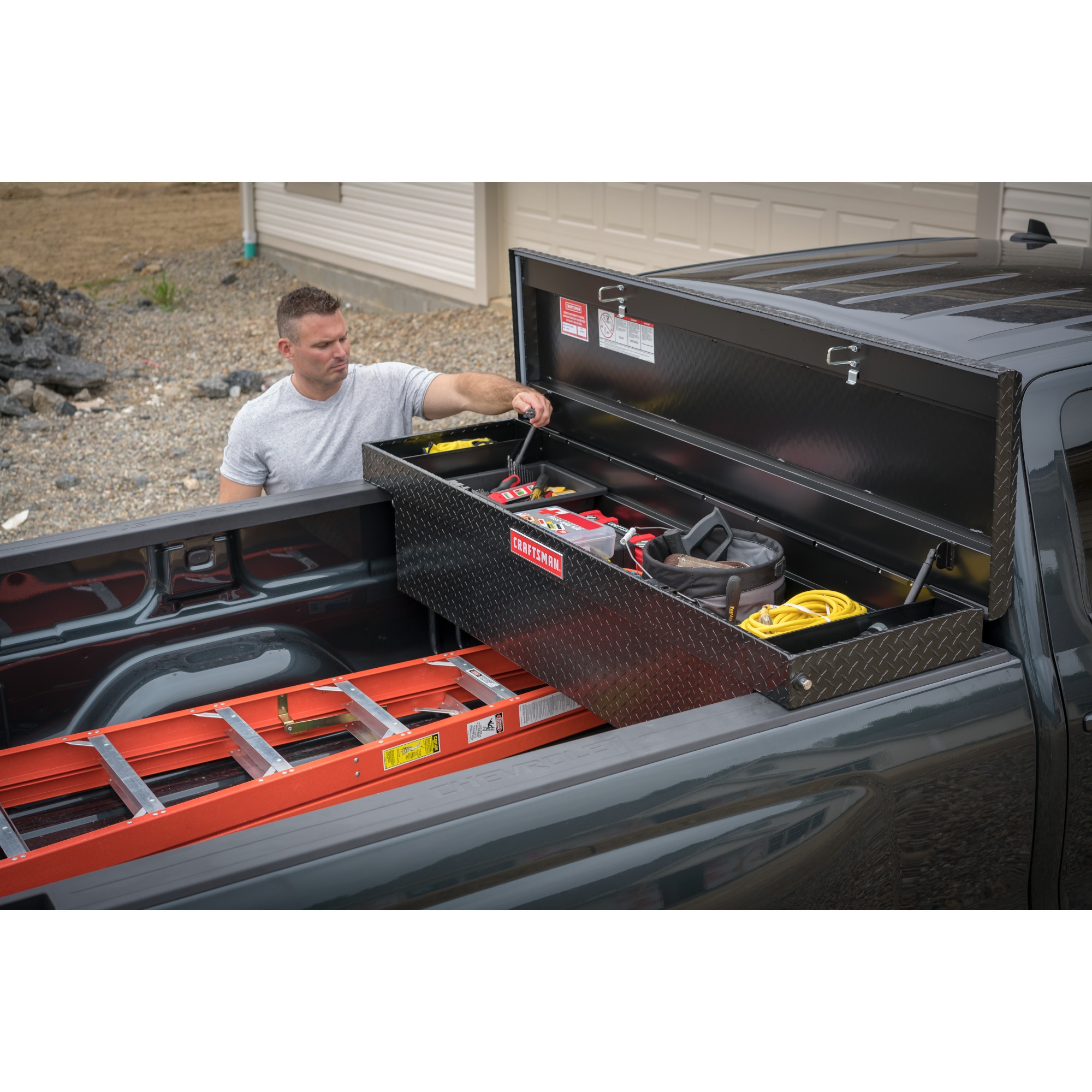 CRAFTSMAN 71.3-in x 19.5-in x 17.2-in Matte Black Aluminum Crossover Truck Tool Box