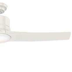 Hunter Piston 52-in Fresh White with Fresh White Blades LED Covered Outdoor Ceiling Fan With Light and Remote Control Included 3 -Blade