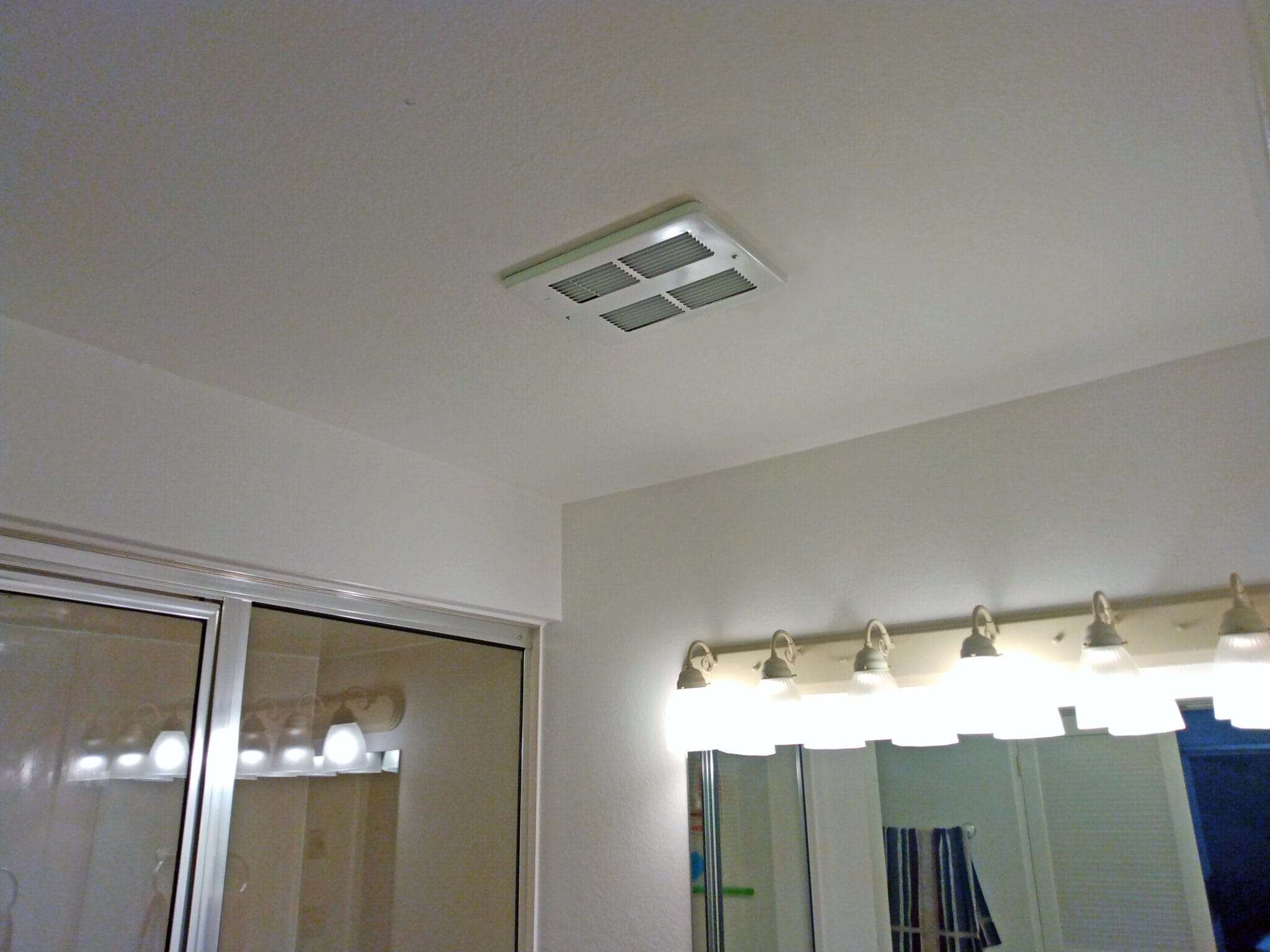 KING Whfc 4-Sone 70-CFM White Duct-Free Bathroom Heater