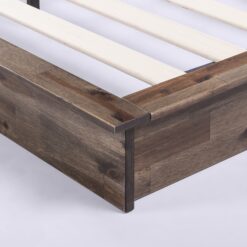Zinus Queen Woodgrain Wood Platform Bed with Headboard