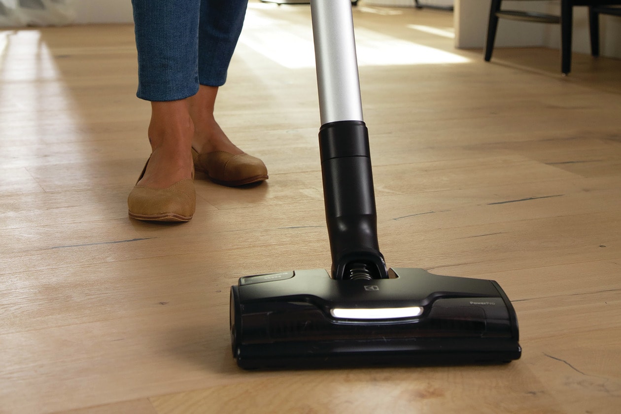 Electrolux WellQ7 Cordless Pet Stick Vacuum Cleaner (Convertible to Handheld)