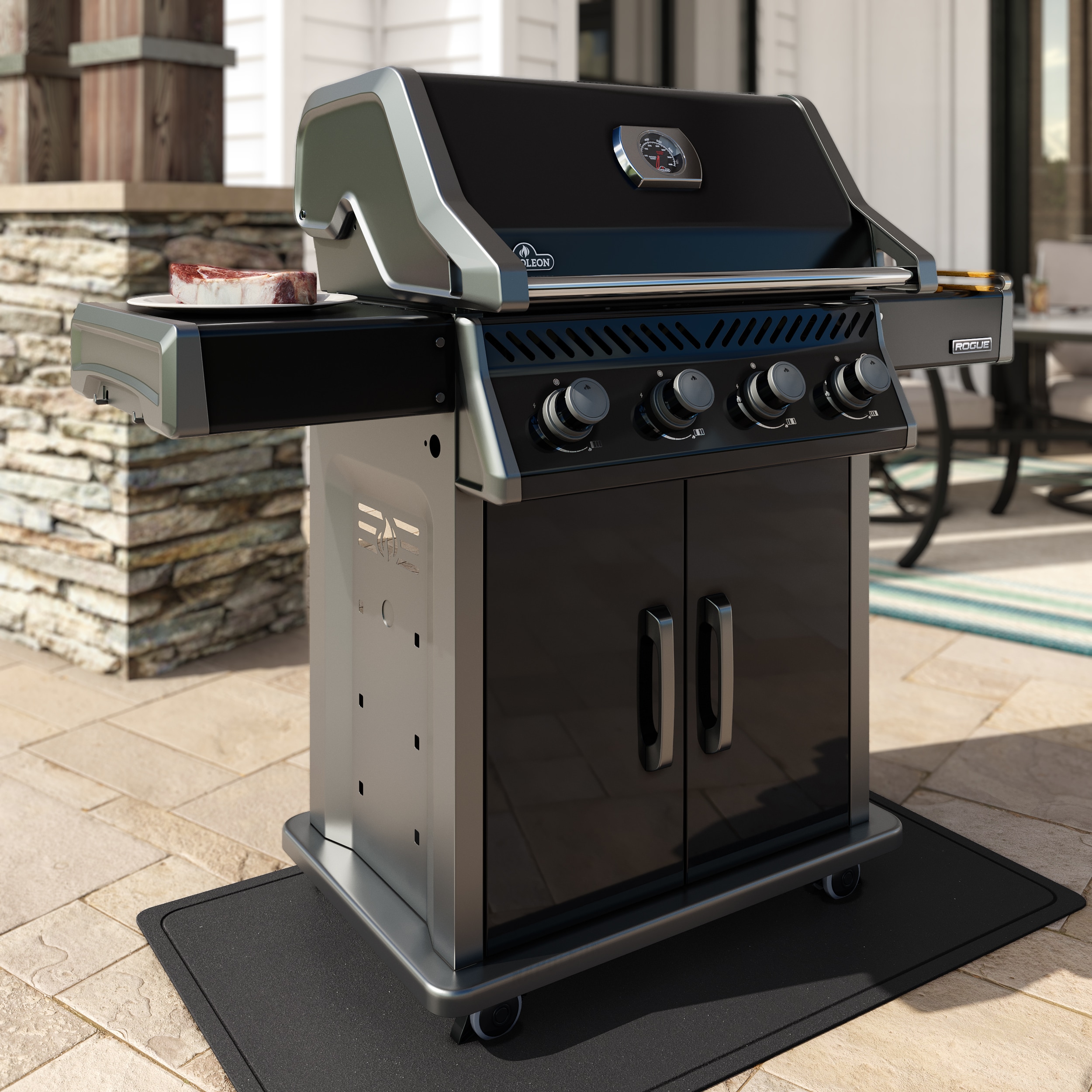 NAPOLEON Rogue 525 Series Black 4 -Burner Natural Gas Grill