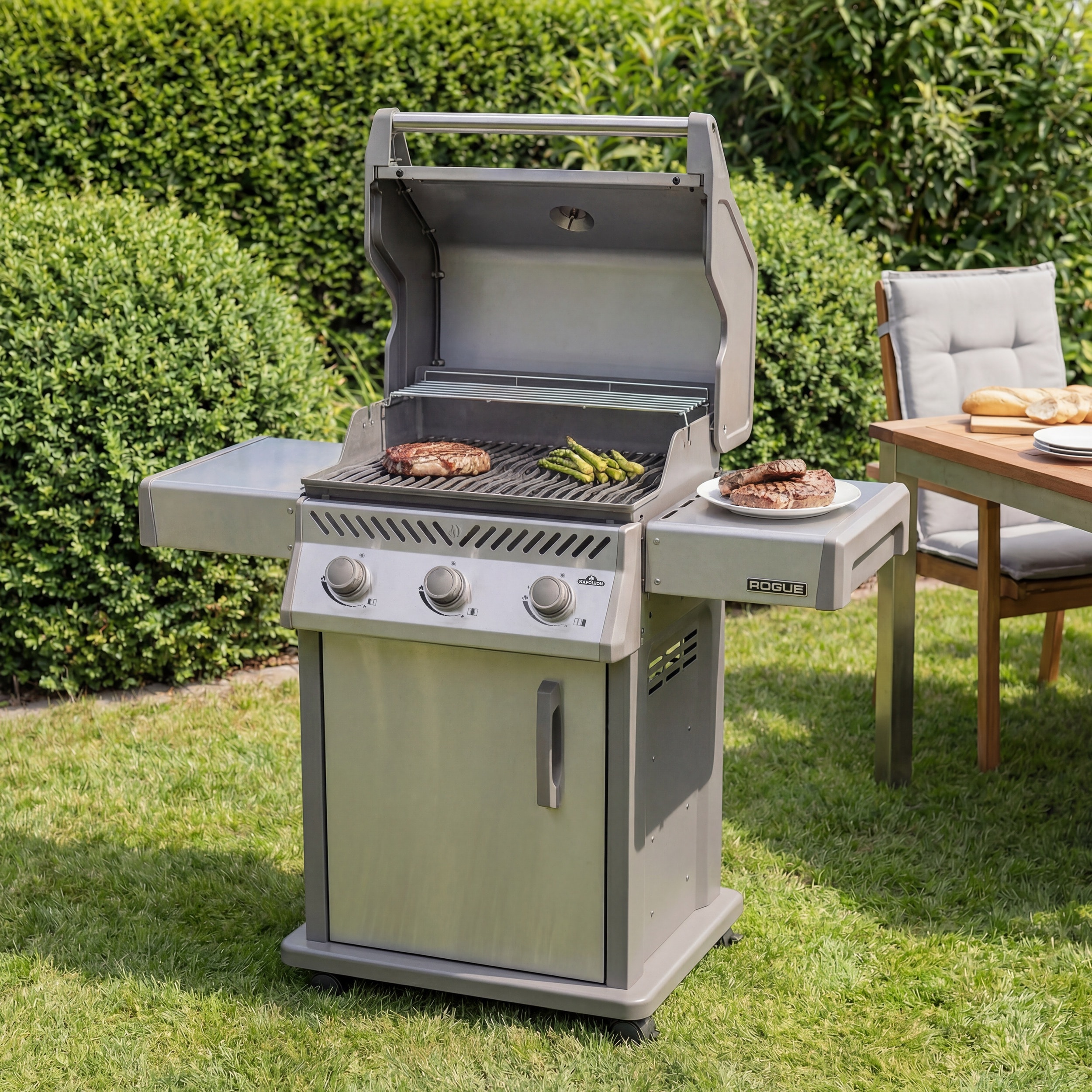 NAPOLEON Rogue 425 Series Stainless Steel 3 -Burner Liquid Propane Gas Grill