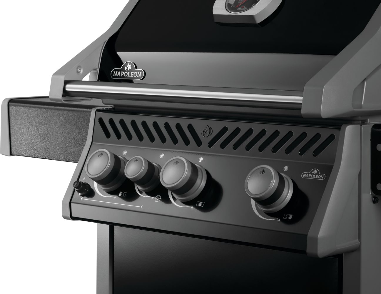 NAPOLEON Rogue Black 3 -Burner Natural Gas Grill