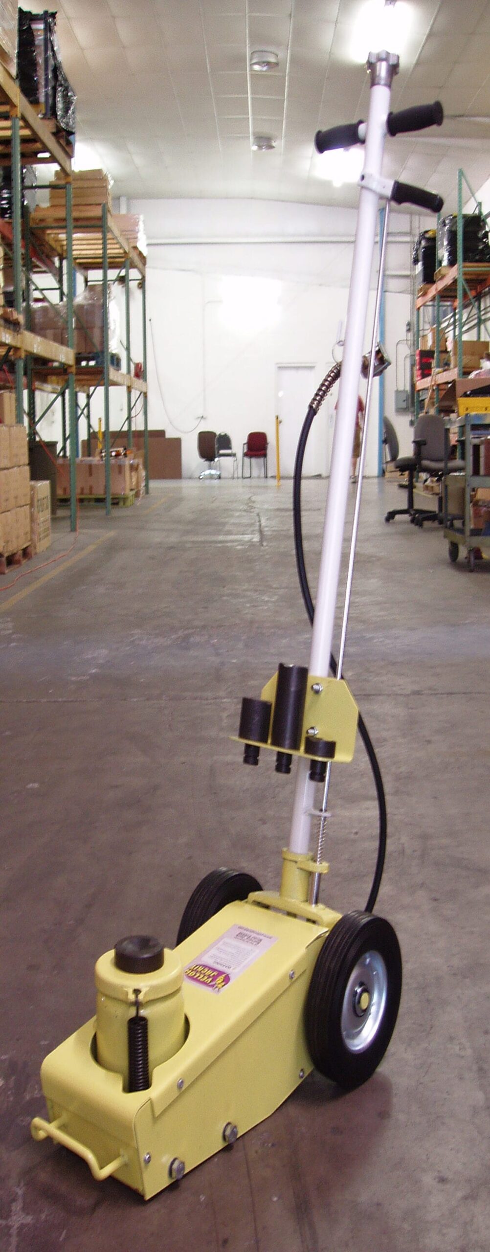 ESCO Yellow 22-Ton Steel Air/Hydraulic Floor jack