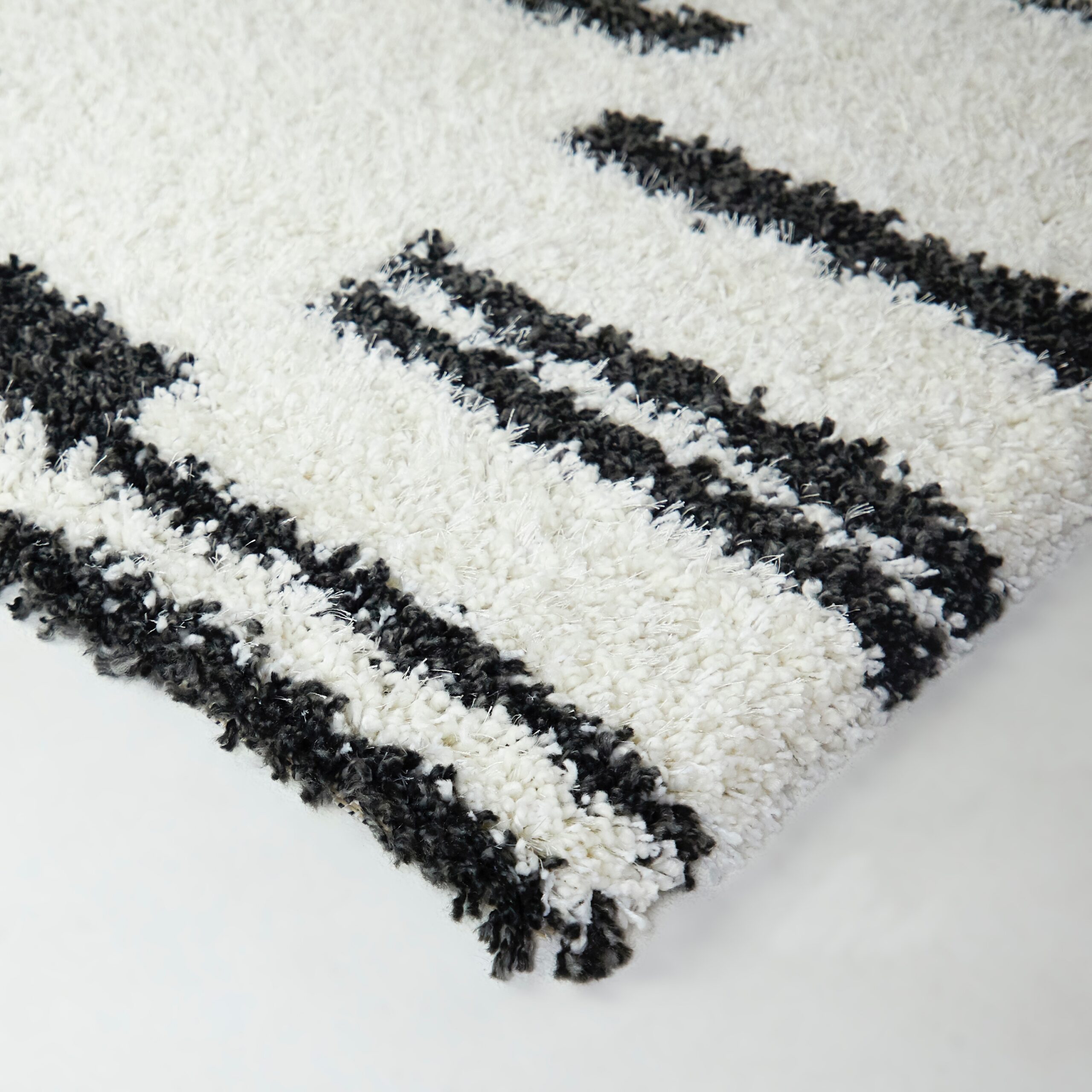 Origin 21 Fractured Paths 9 x 12 (ft) Polyester/Polypropylene Black/White Rectangular Indoor Abstract Mid-Century Modern Spot Clean Only Area rug