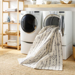 Origin 21 Diamond Link Shag 9 x 12 (ft) Loomed Polyester Ivory/Gray Rectangular Indoor Geometric Global Machine washable Pet Friendly Area rug