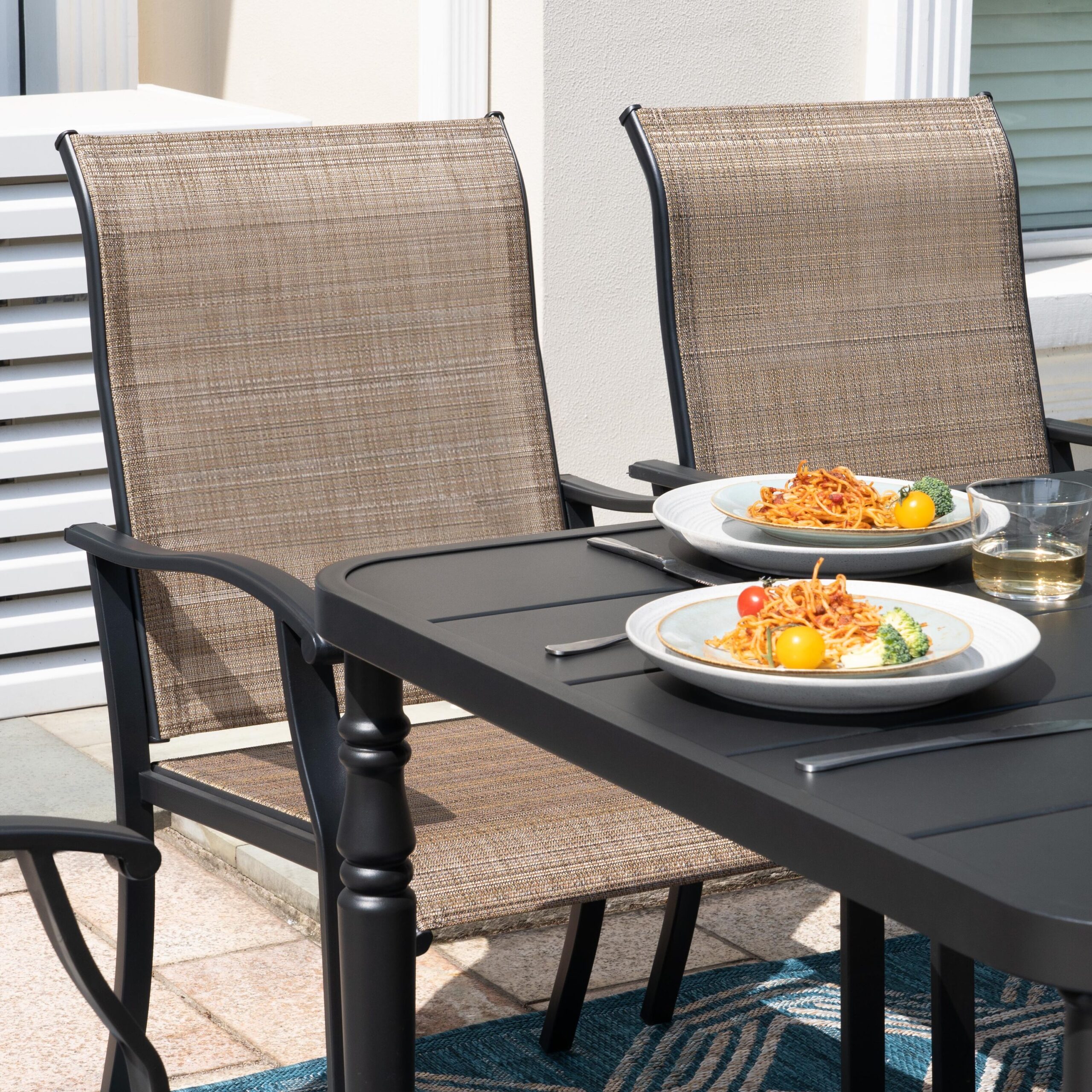 Nuu Garden Dining Chair And Table Set 7 -Piece Black Patio Dining Set Iron Rectangle Table with 6 Brown Stationary and Motion Chairs
