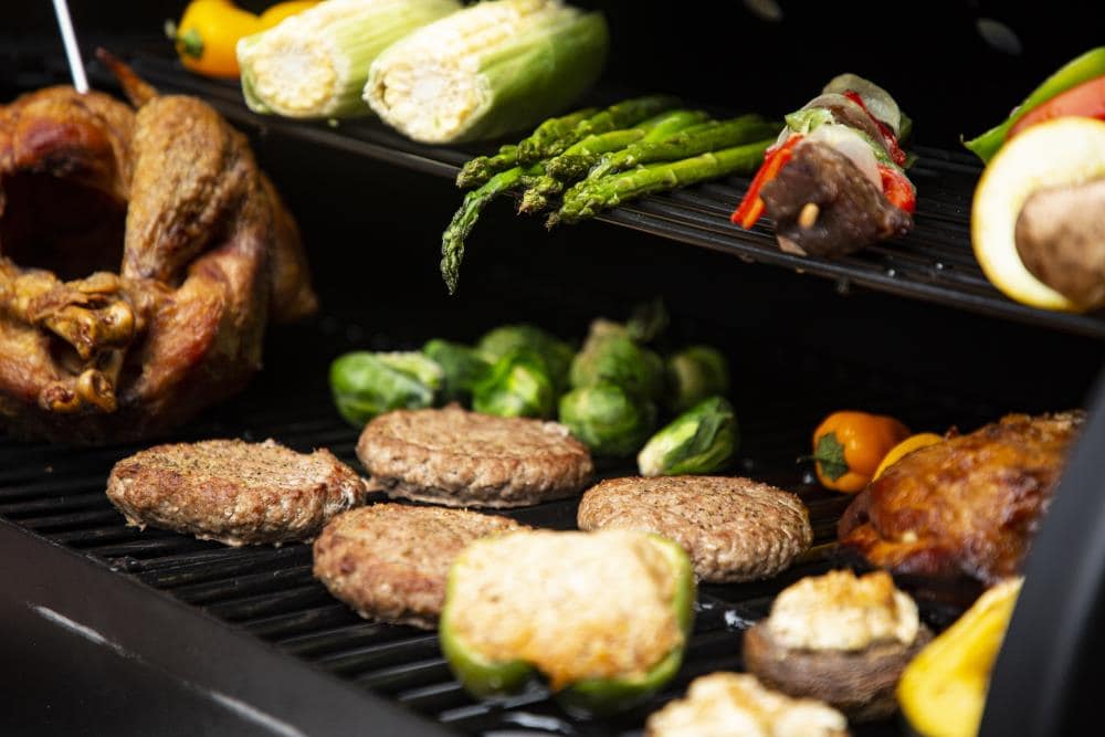 Louisiana Grills Wood Pellet 914-Sq. in Black Pellet Grill