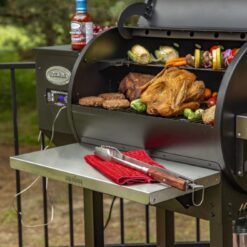 Louisiana Grills Wood Pellet 914-Sq. in Black Pellet Grill