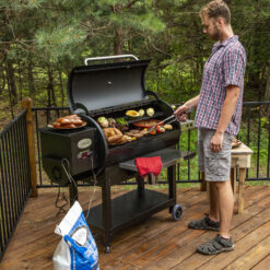 Louisiana Grills Wood Pellet 1061-Sq. in Black Pellet Grill