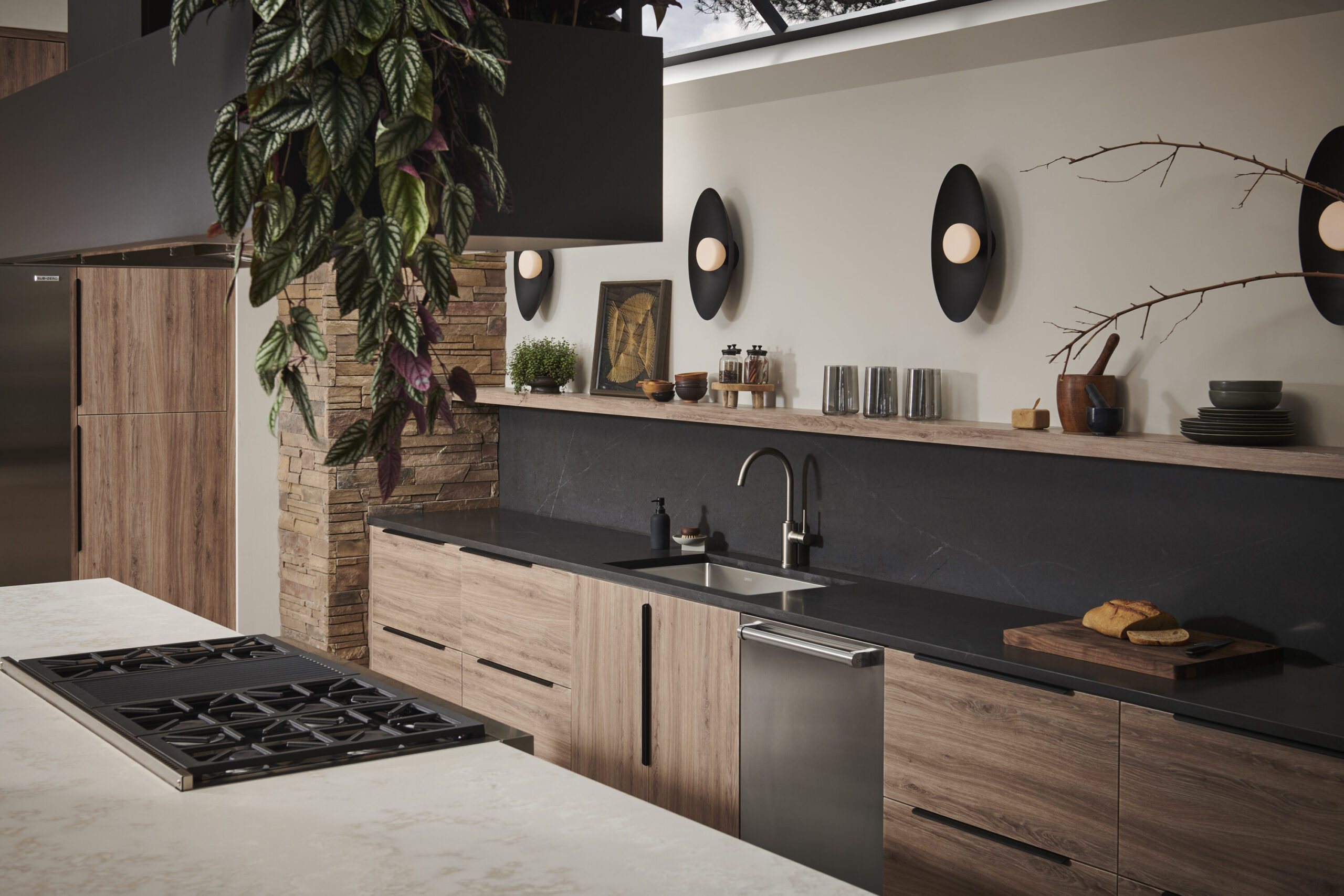 Ruvati Urbana Undermount 33-in x 19-in Stainless steel Double offset bowl 16 -Gauge Kitchen Sink