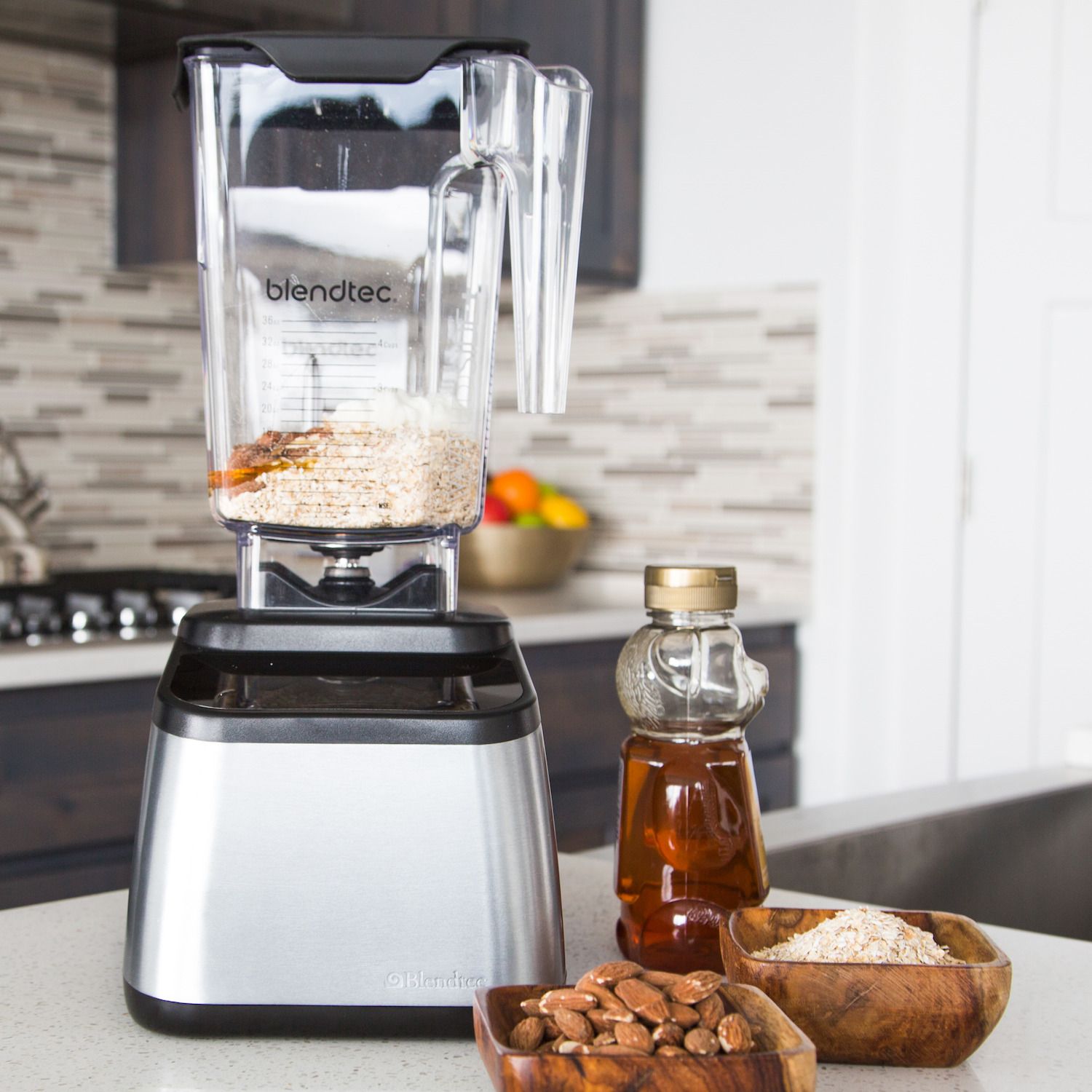 Blendtec Designer 650S Blender - Black Silver