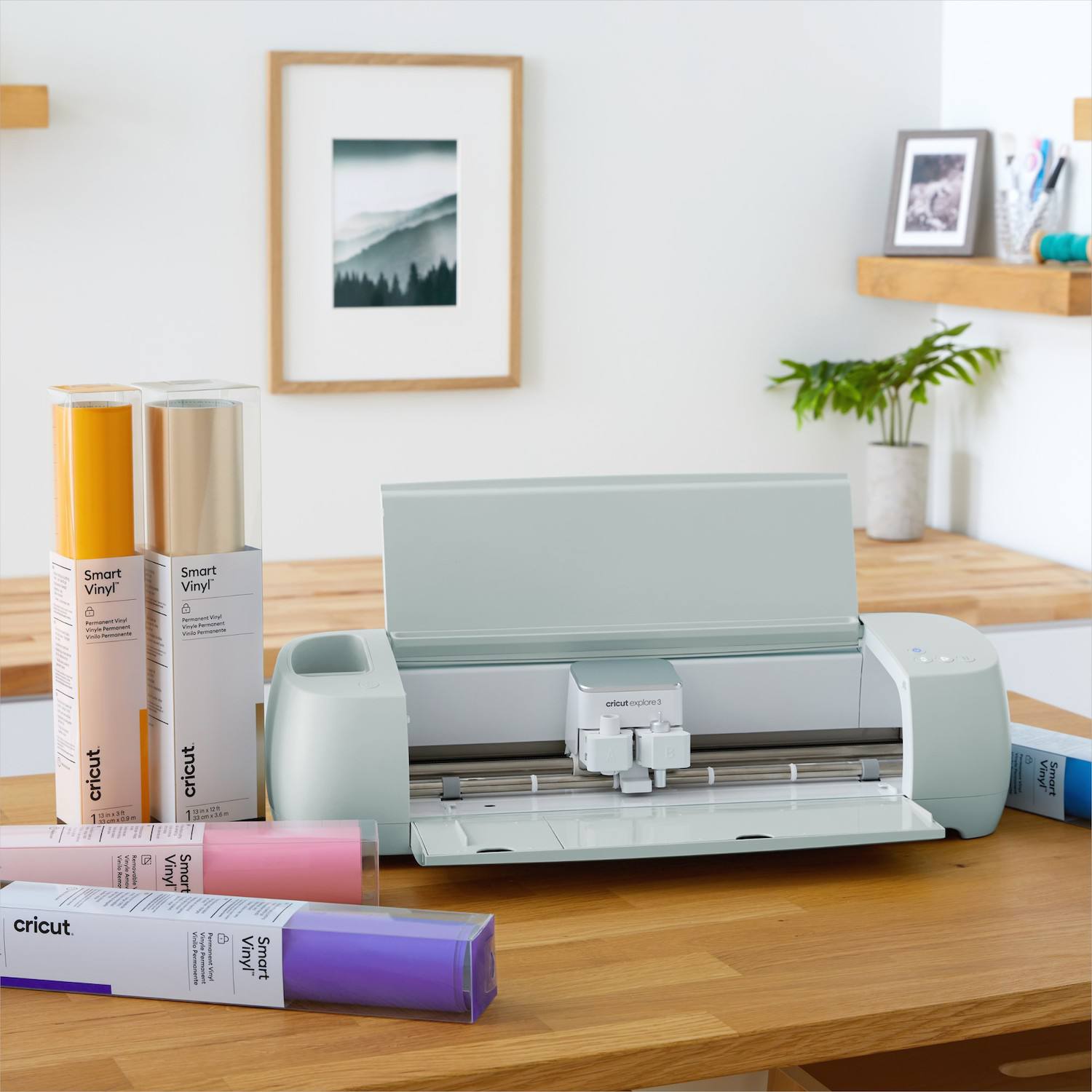 Cricut Explore 3 Smart Cutting Machine + Digital Content Bundle