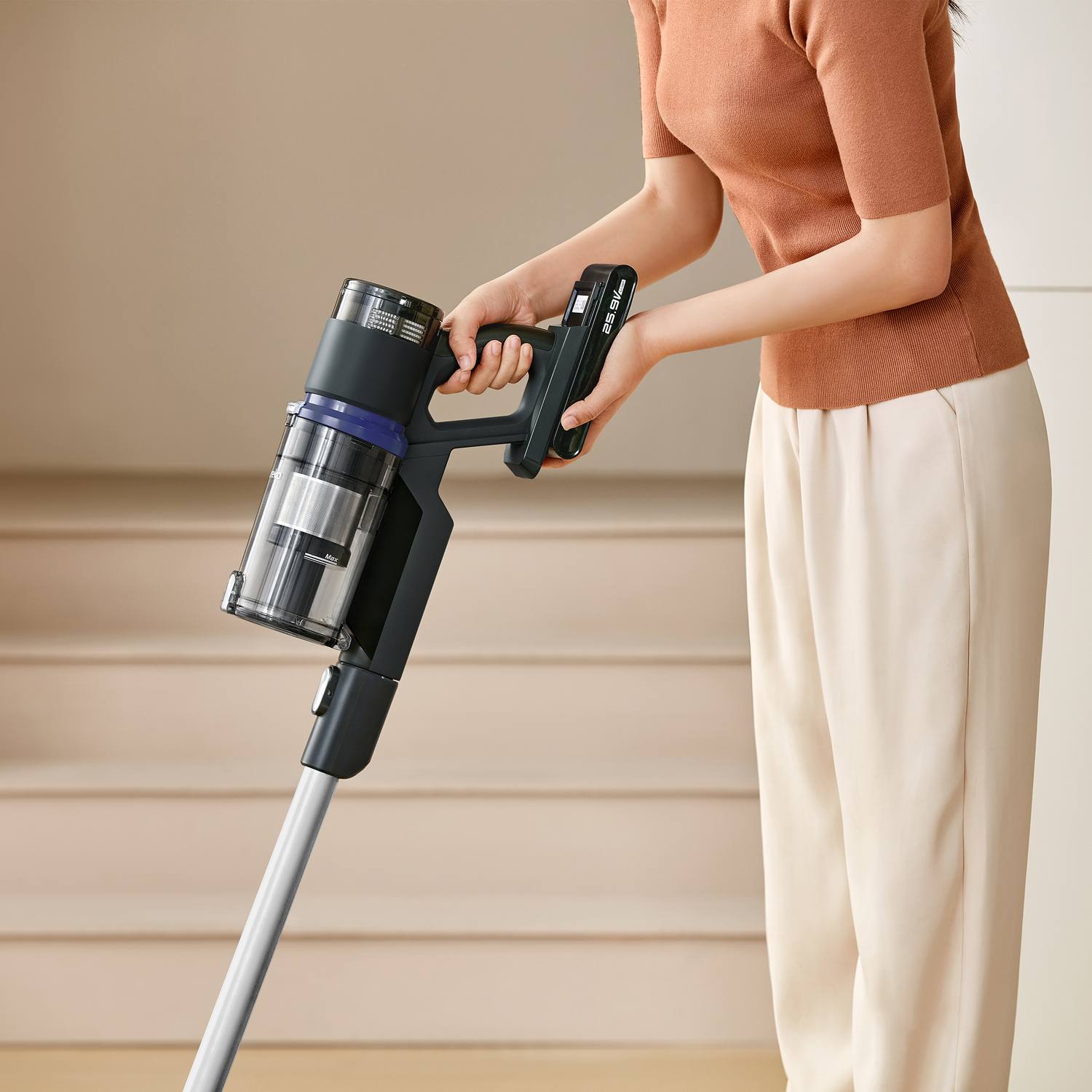 Eureka ReactiSense Cordless Stick Vacuum (NEC451BL)