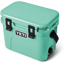 YETI Roadie 15 Hard Cooler - Seafoam