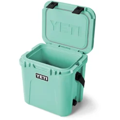 YETI Roadie 24 2.0 Hard Cooler, Seafoam