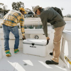 Igloo 70 Qt Latitude Marine Ultra, White and Moonscape