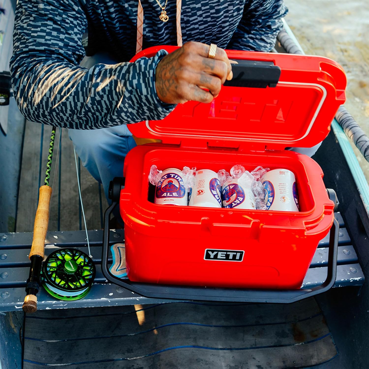 YETI Roadie 8 Hard Cooler Fits 12 Cans, Charcoal