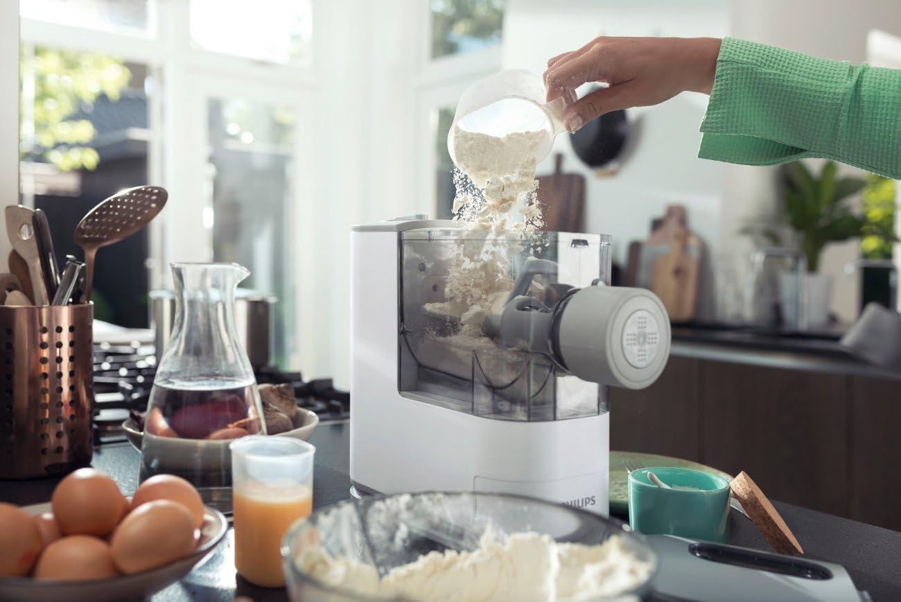 Philips Kitchen Appliances Compact Pasta and Noodle Maker, Viva Collection, Comes with 3 Default Classic Pasta Shaping Discs, Fully Automatic, Recipe Book, Small, White (HR2370/05) - Image 16
