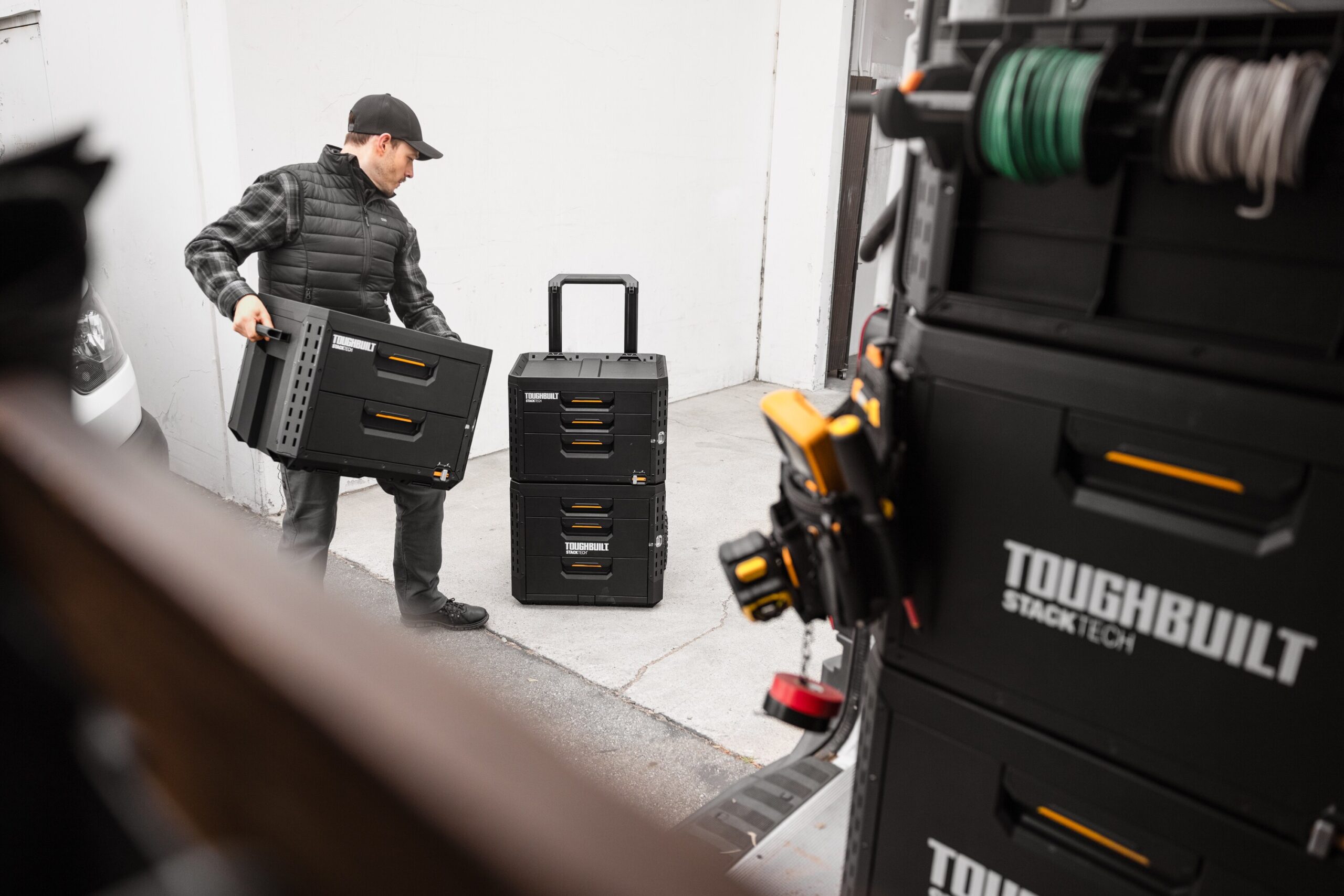 TOUGHBUILT STACKTECH 20.98-in W x 15.55-in H x 15.98-in D BLACK Plastic/Metal Tool Box - Image 14